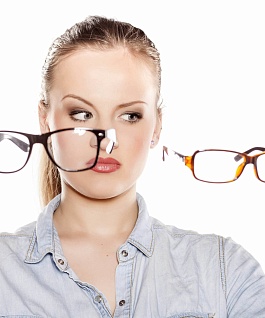 Где и как правильно подобрать очки с диоптриями?